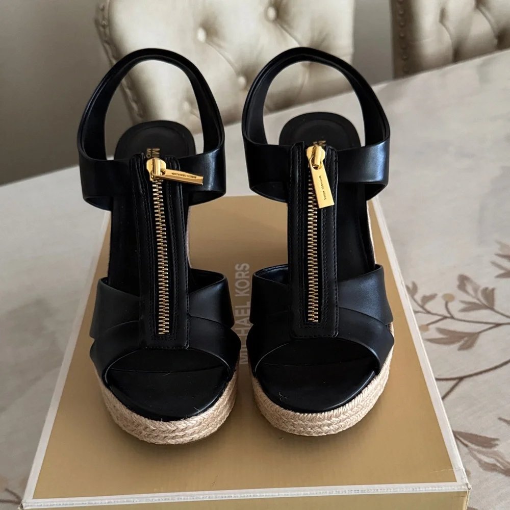 Michael Kors Roslyn Wedge Faux Leather Black and Tan Wedge Sandals - Picture 2 of 4